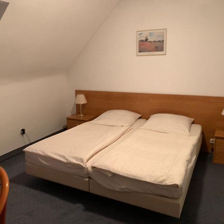 Waldhotel Hensel'S Felsenkeller フランクフルト エクステリア 写真